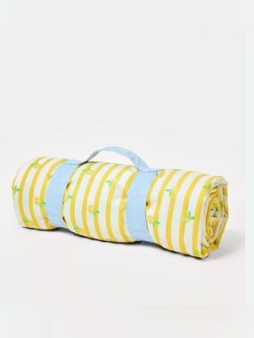 Brand New Lilly Pulitzer Picnic Blanket Bluette Make Lemonade